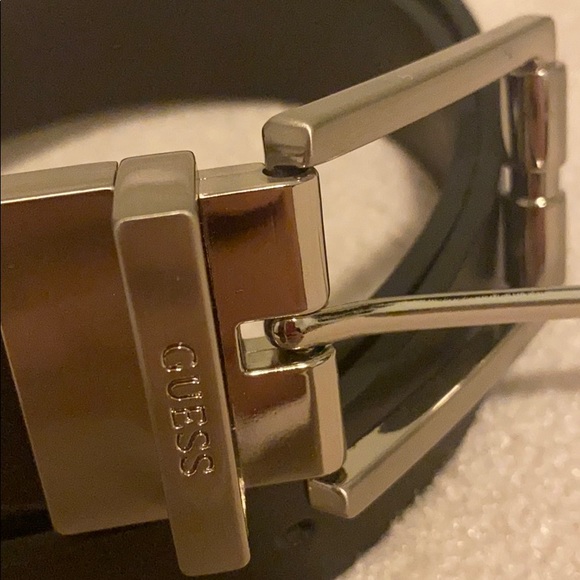 Guess Reverseable Belt - Picture 2 of 2